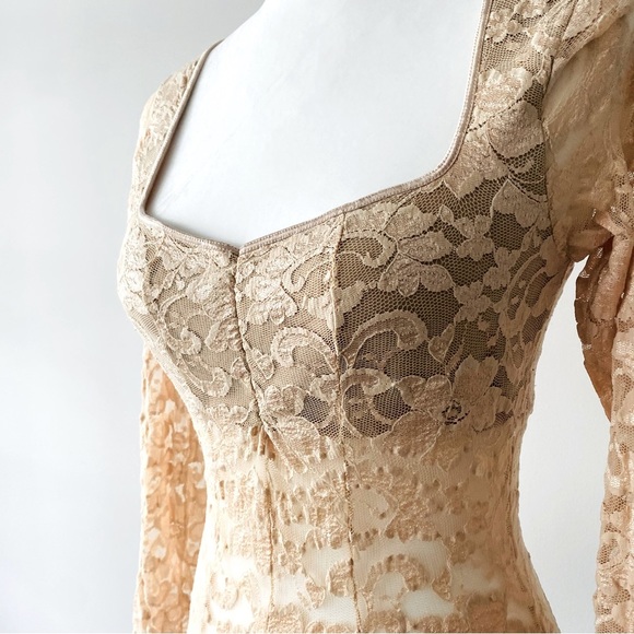 Lace Sweetheart Long Sleeve Top - Picture 4 of 15